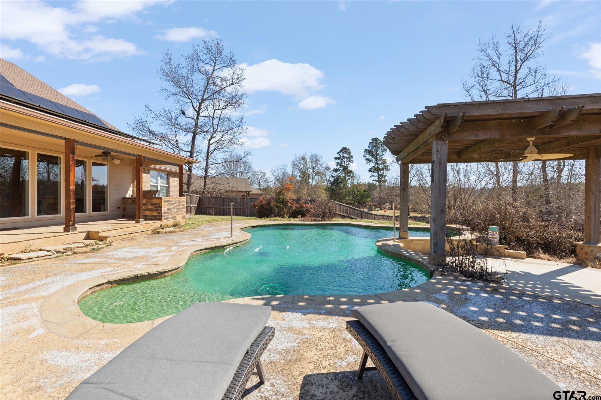 770 Dennard Street Longview, TX 75605 - Photo 2 of 48