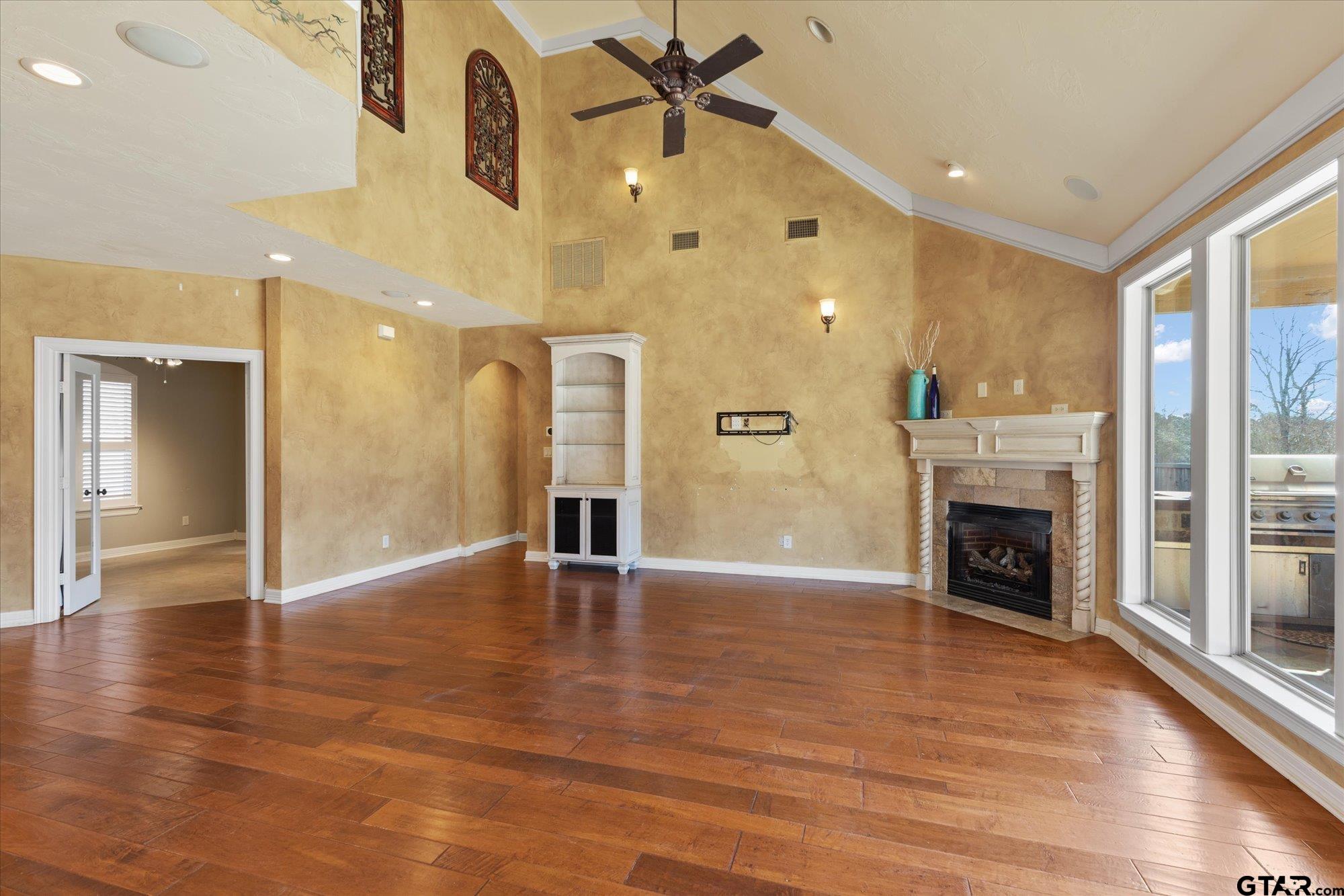 770 Dennard Street Longview, TX 75605 - Photo 8 of 48