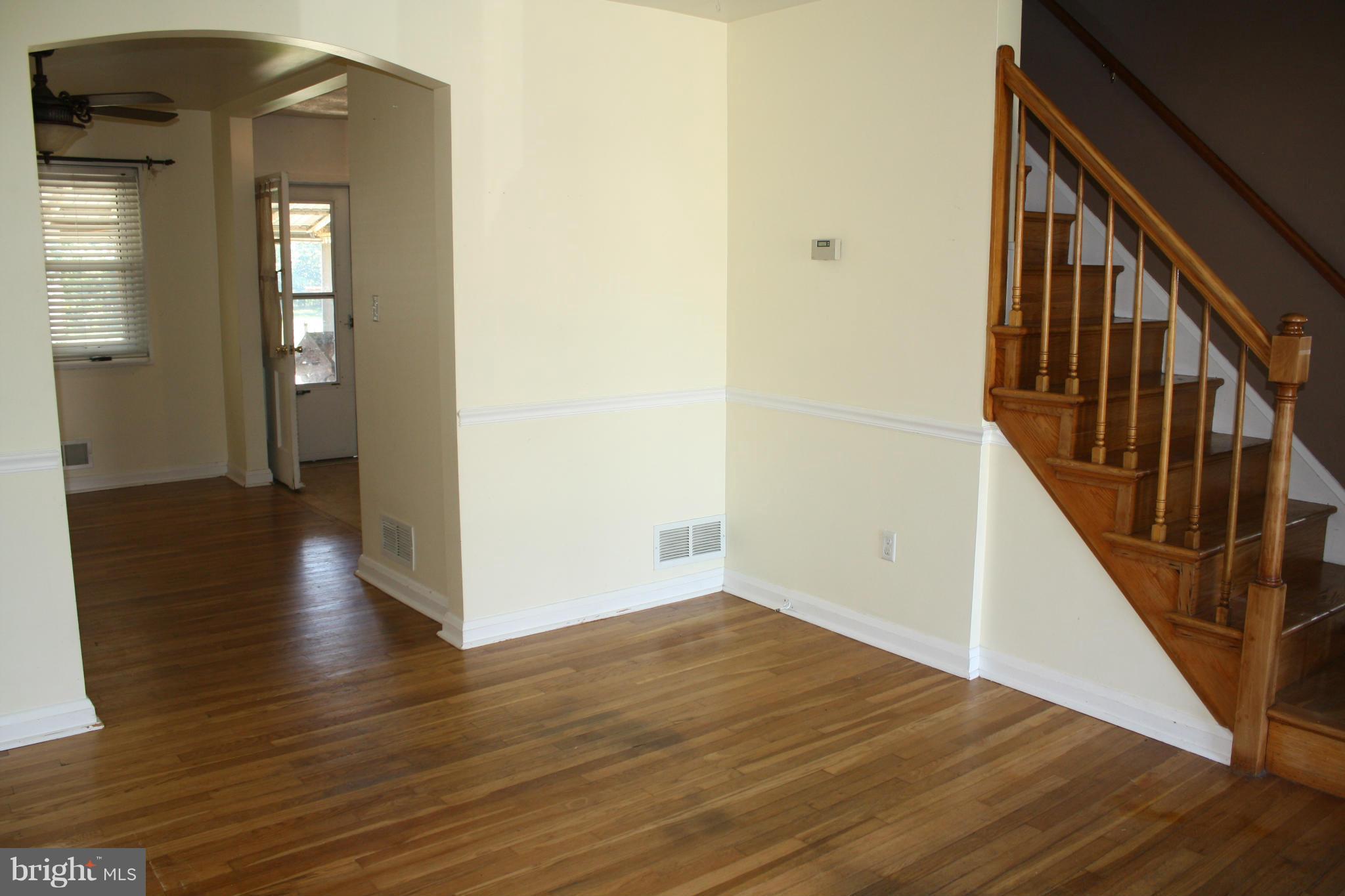 7807 Charlesmont Road Baltimore, MD 21222 - Photo 3 of 22 Living Room