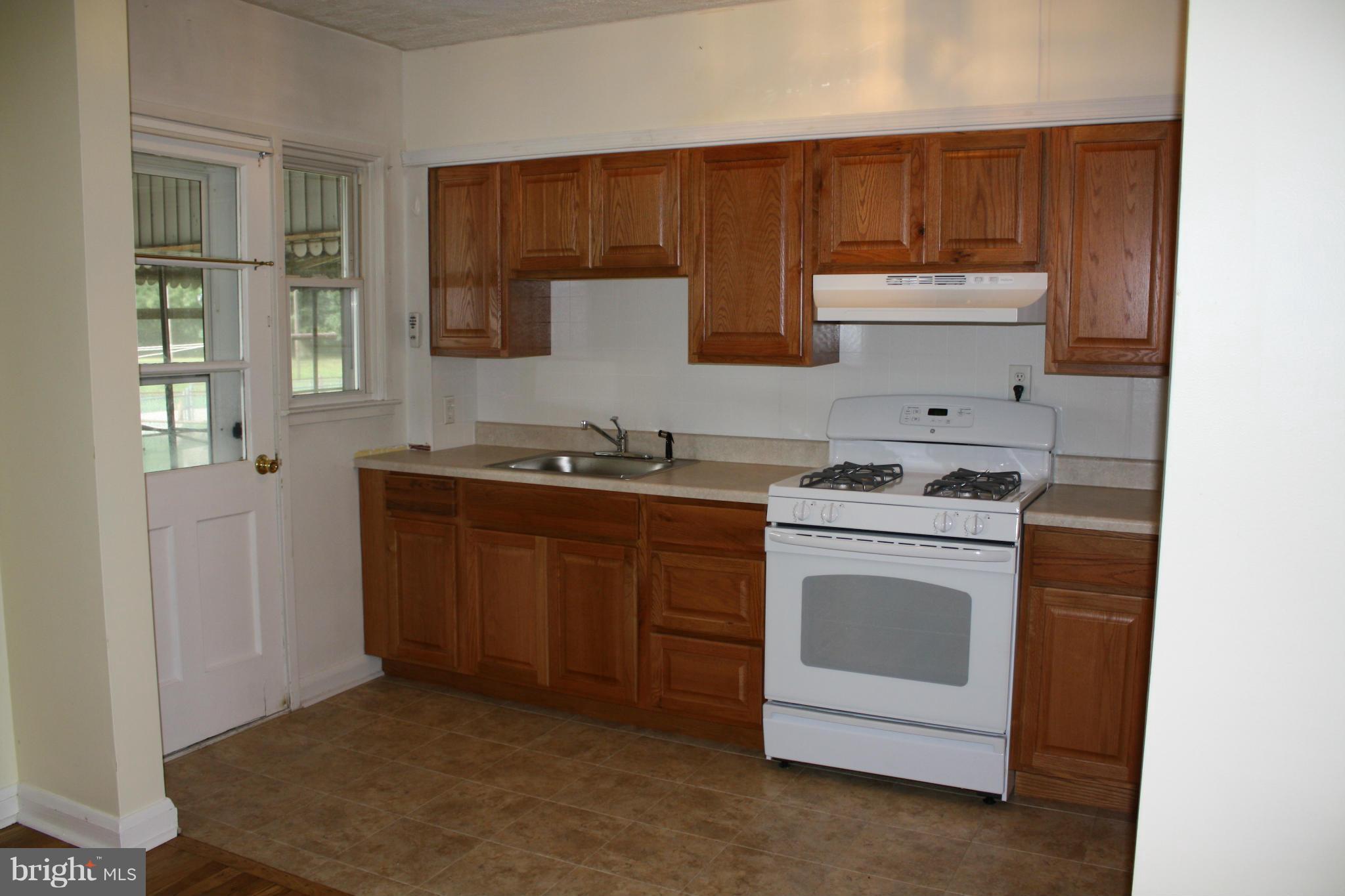 7807 Charlesmont Road Baltimore, MD 21222 - Photo 7 of 22 Kitchen