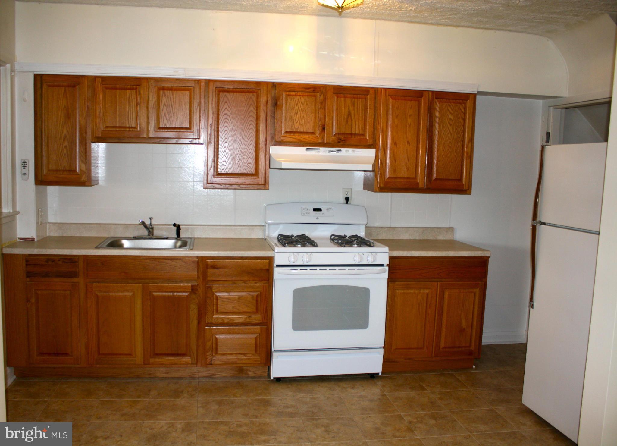 7807 Charlesmont Road Baltimore, MD 21222 - Photo 8 of 22 Kitchen