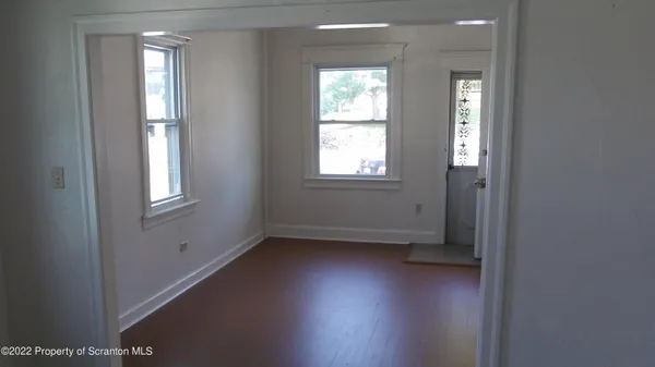 $1,100 | 218 Chestnut Street, Dunmore, PA 18512