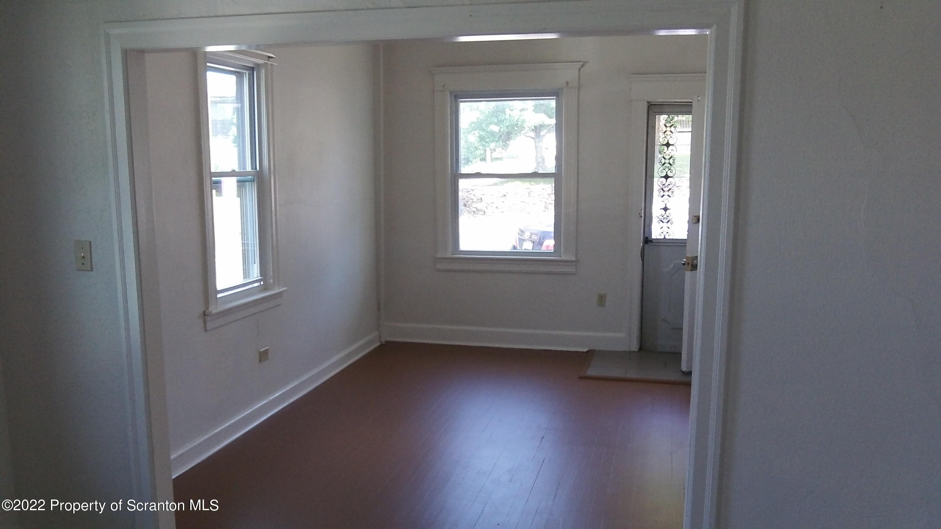 218 Chestnut Street Dunmore, PA 18512 - Photo 1 of 8 101_0467
