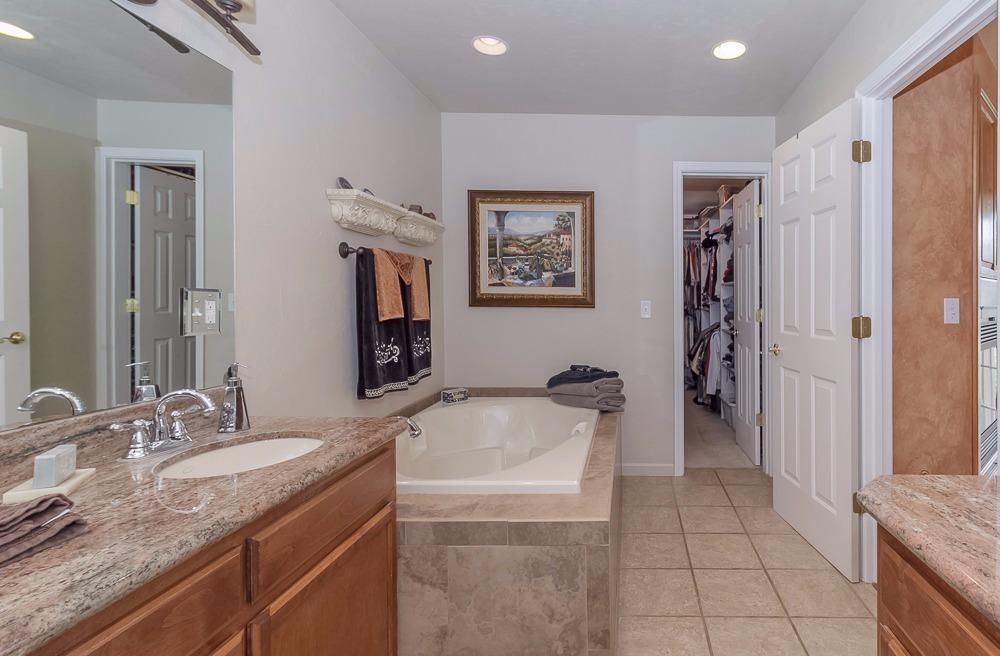 1619 Minear Road Medford, OR 97501 - Photo 15 of 23 Downstairs master bath with dual vanitie