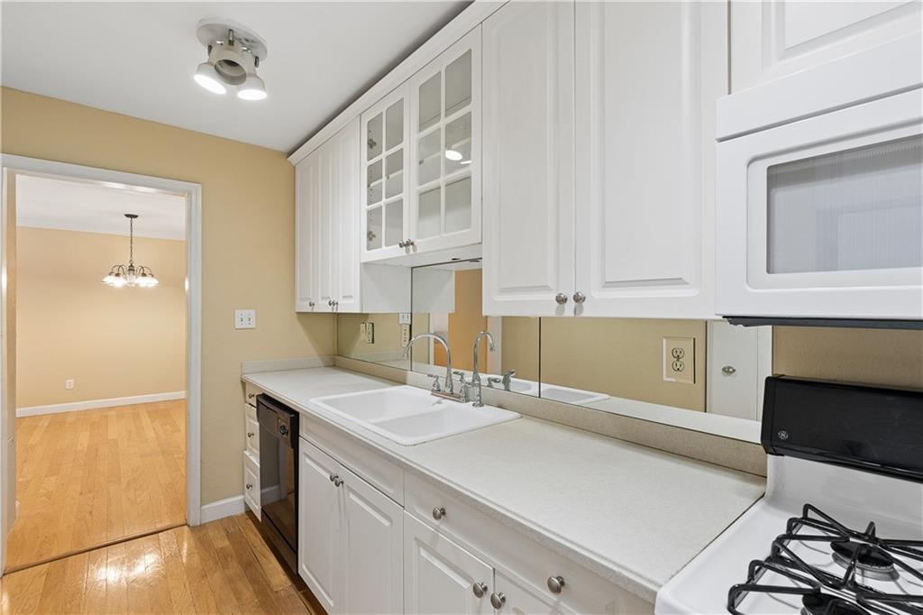 395 Pharr Road Northeast, Unit 308 Atlanta, GA 30305 - Photo 9 of 29