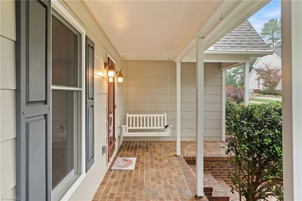 4109 Chilton Way High Point, NC 27265 - Photo 3 of 30 Gallery Image 3