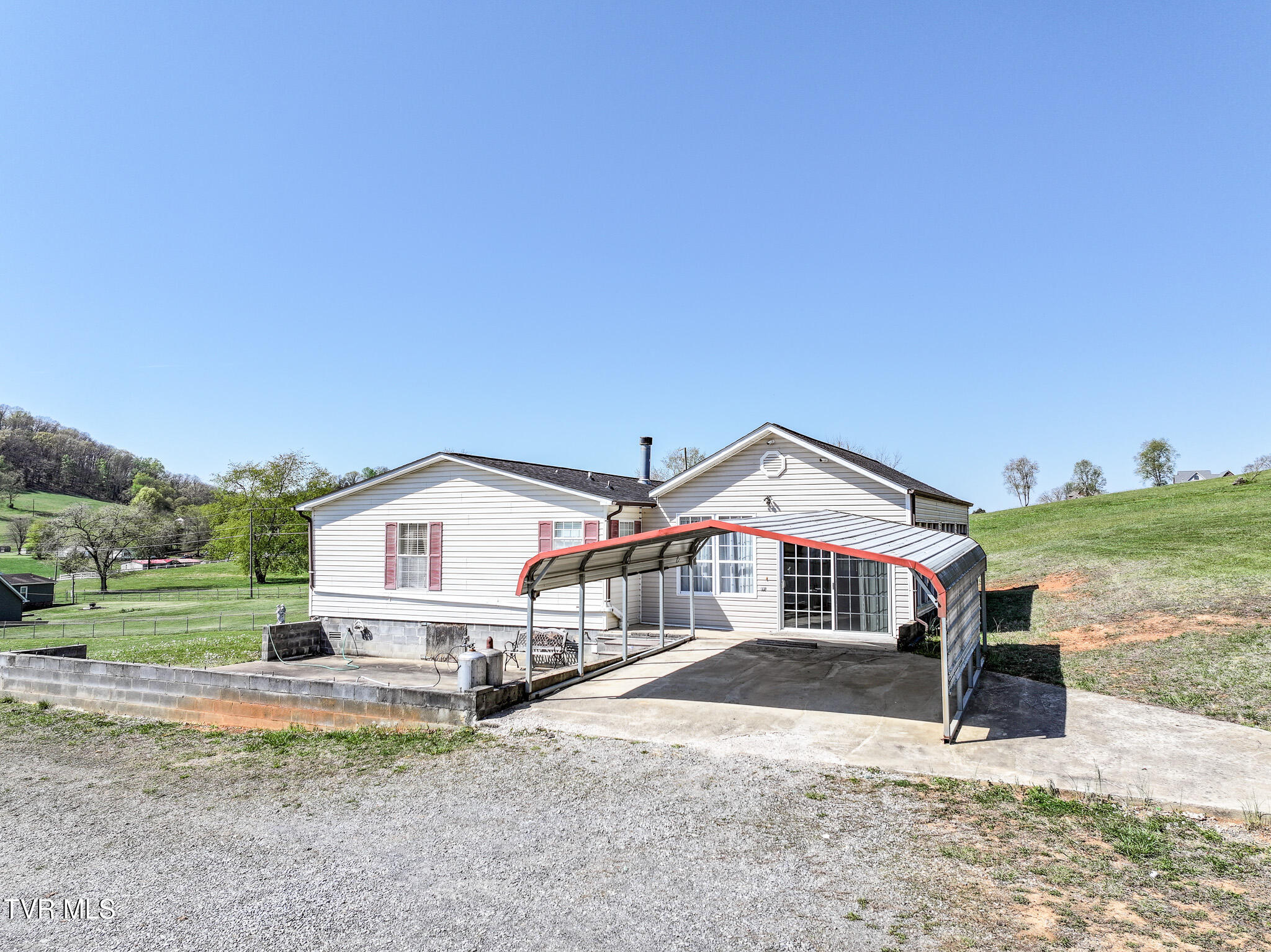 4061 Carters Valley Road Church Hill, TN 37642 - Photo 12 of 54 side/carport