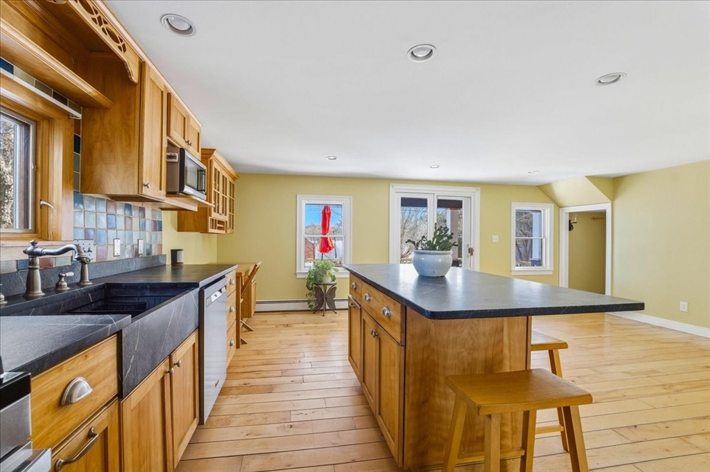 7 Swamp Road Plymouth, MA 02360 - Photo 8 of 31