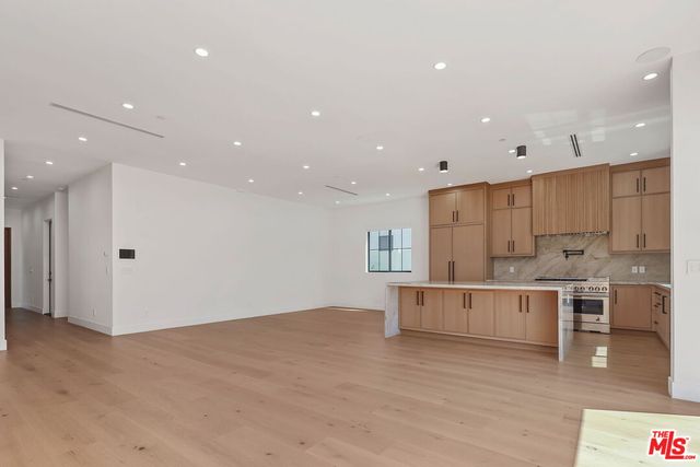 $10,500 | 5917 Rhodes Avenue, Valley Village, CA 91607