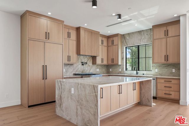 $10,500 | 5917 Rhodes Avenue, Valley Village, CA 91607