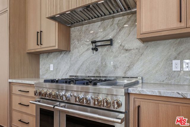 $10,500 | 5917 Rhodes Avenue, Valley Village, CA 91607