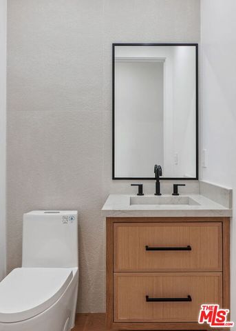 $10,500 | 5917 Rhodes Avenue, Valley Village, CA 91607