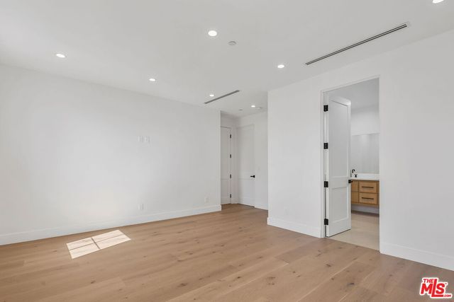 $10,500 | 5917 Rhodes Avenue, Valley Village, CA 91607