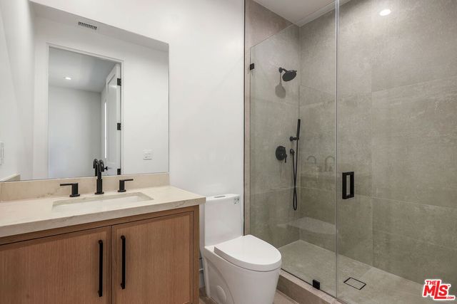 $10,500 | 5917 Rhodes Avenue, Valley Village, CA 91607