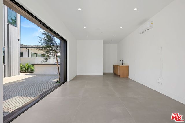 $10,500 | 5917 Rhodes Avenue, Valley Village, CA 91607