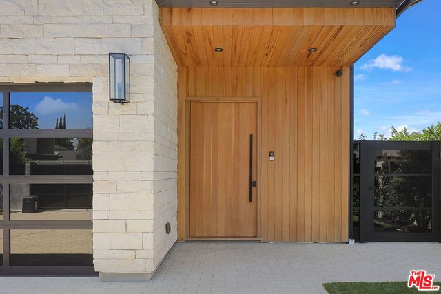 $10,500 | 5917 Rhodes Avenue, Valley Village, CA 91607