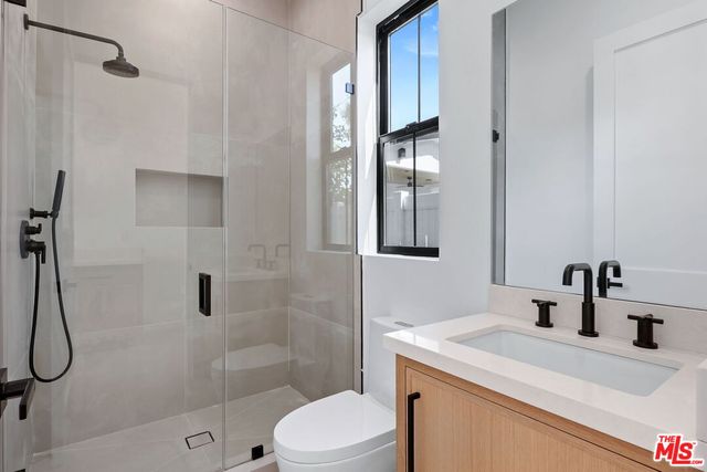 $10,500 | 5917 Rhodes Avenue, Valley Village, CA 91607