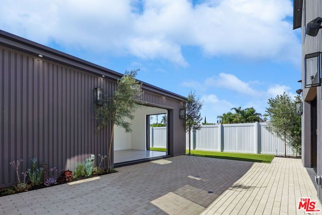 $10,500 | 5917 Rhodes Avenue, Valley Village, CA 91607