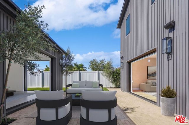 $10,500 | 5917 Rhodes Avenue, Valley Village, CA 91607