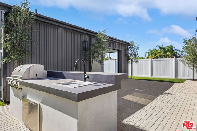 $10,500 | 5917 Rhodes Avenue, Valley Village, CA 91607