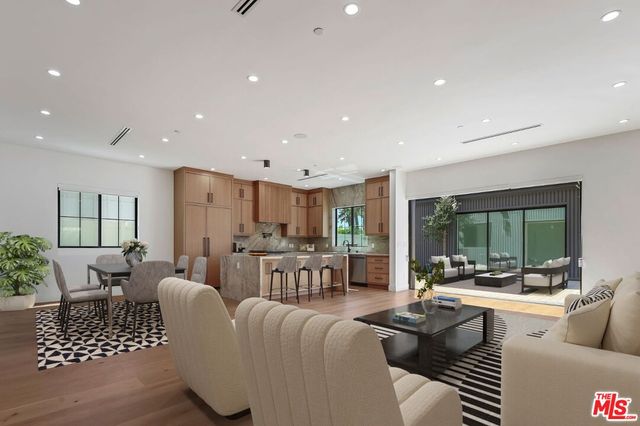 $10,500 | 5917 Rhodes Avenue, Valley Village, CA 91607