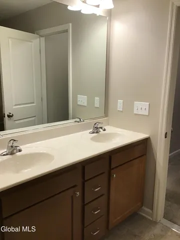 $415,900 | 12 Jared Court, Colonie, NY 12047