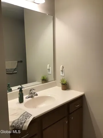 $415,900 | 12 Jared Court, Colonie, NY 12047