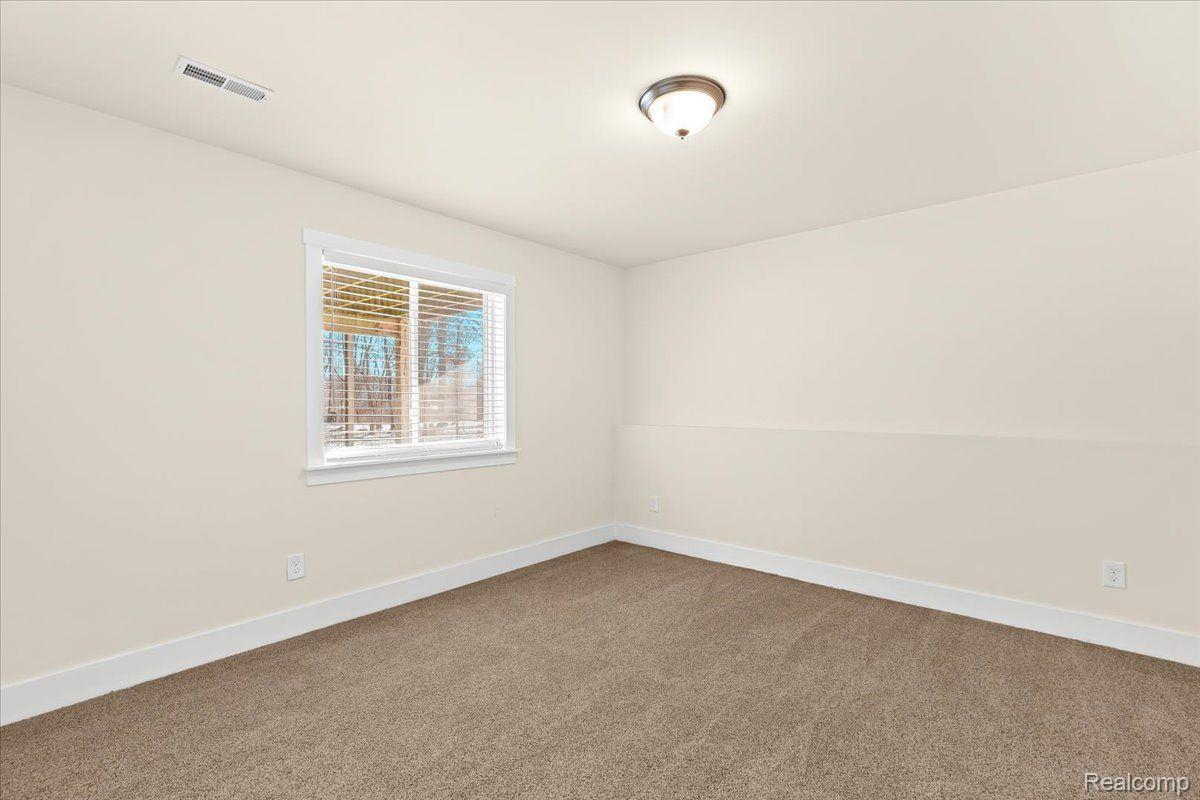 672 Hewitt Street Howell, MI 48843 - Photo 19 of 33 Gallery Image 19