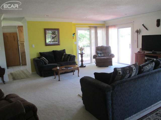 8318 Smith Road Gaines, MI 48436 - Photo 7 of 37 21126760-6.JPG