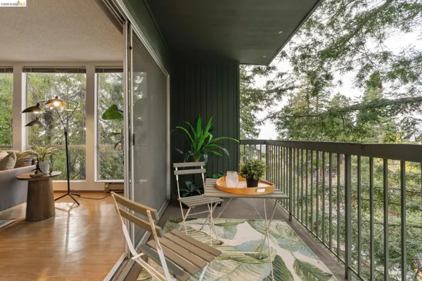 $699,000 | 2700 Le Conte Avenue, Unit 402, Berkeley, CA 94709