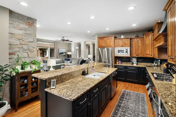 $650,000 | 271 Arbor Glen Boulevard, Unit 271, Schaumburg, IL 60195