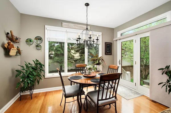 $650,000 | 271 Arbor Glen Boulevard, Unit 271, Schaumburg, IL 60195