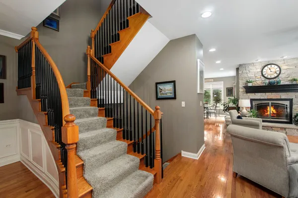 $650,000 | 271 Arbor Glen Boulevard, Unit 271, Schaumburg, IL 60195