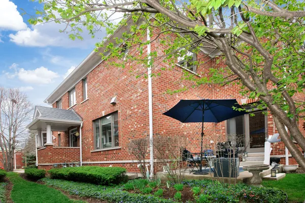 $650,000 | 271 Arbor Glen Boulevard, Unit 271, Schaumburg, IL 60195