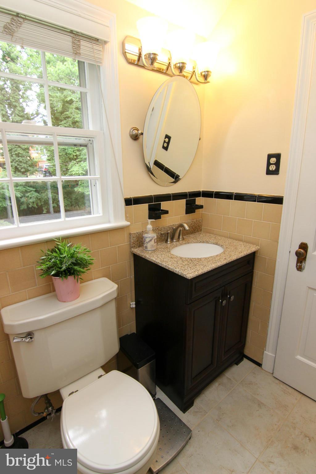 9523 Thornhill Road Silver Spring, MD 20901 - Photo 22 of 30 Upper Level Bath