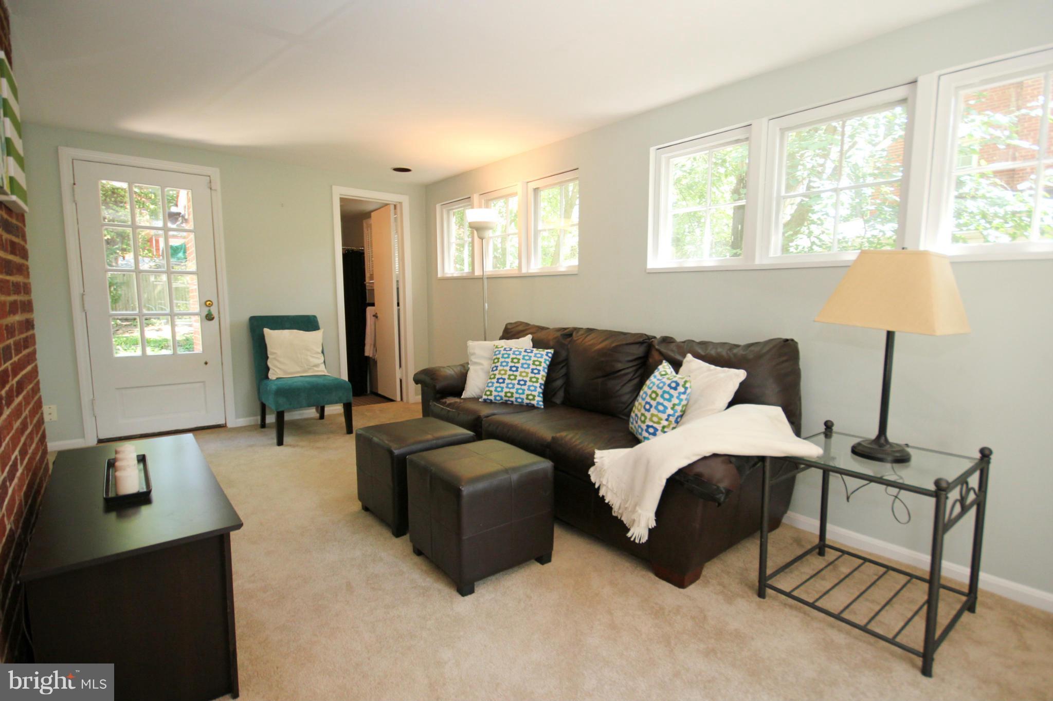 9523 Thornhill Road Silver Spring, MD 20901 - Photo 7 of 30 Family Room