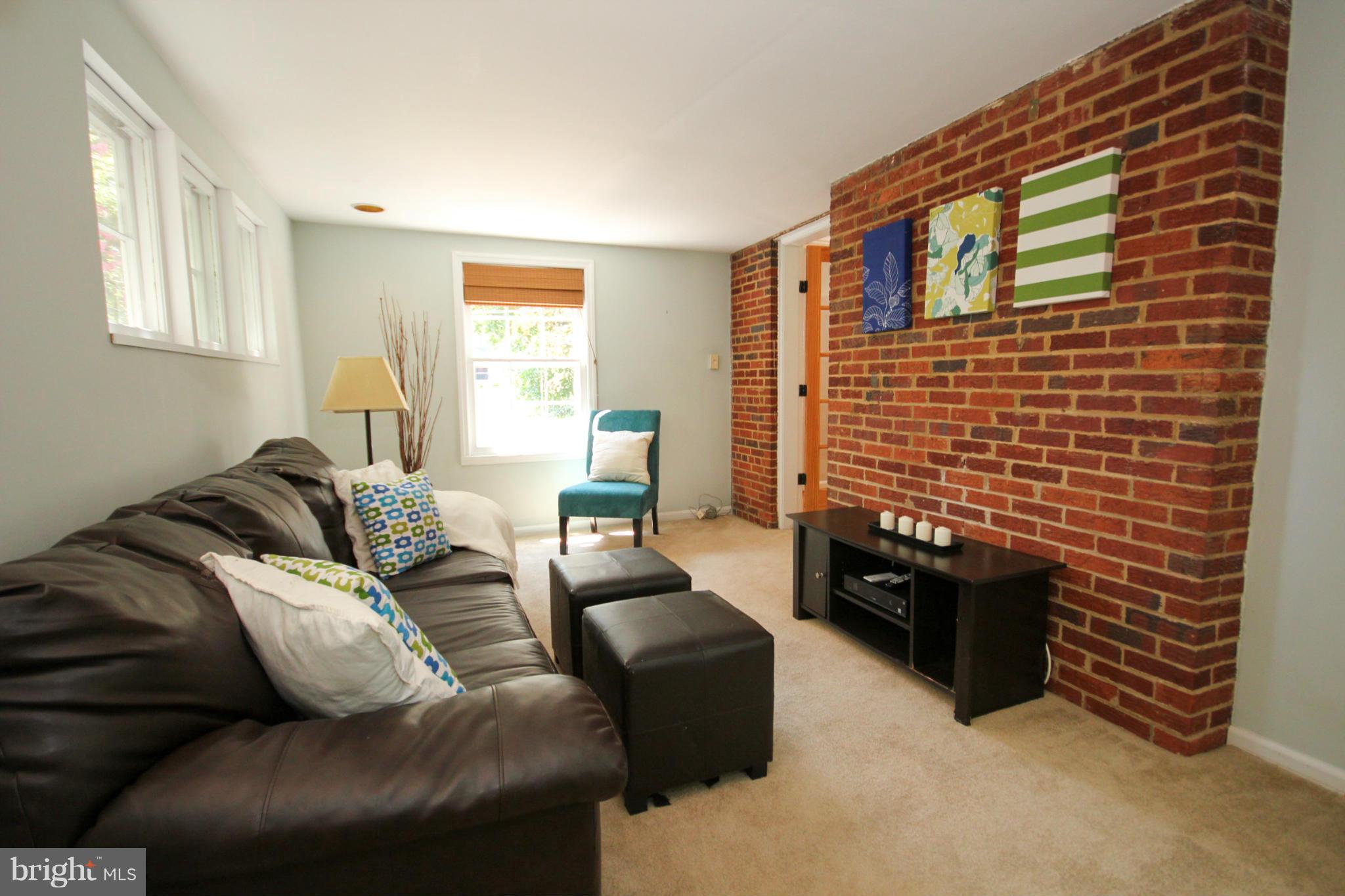 9523 Thornhill Road Silver Spring, MD 20901 - Photo 8 of 30 Family Room