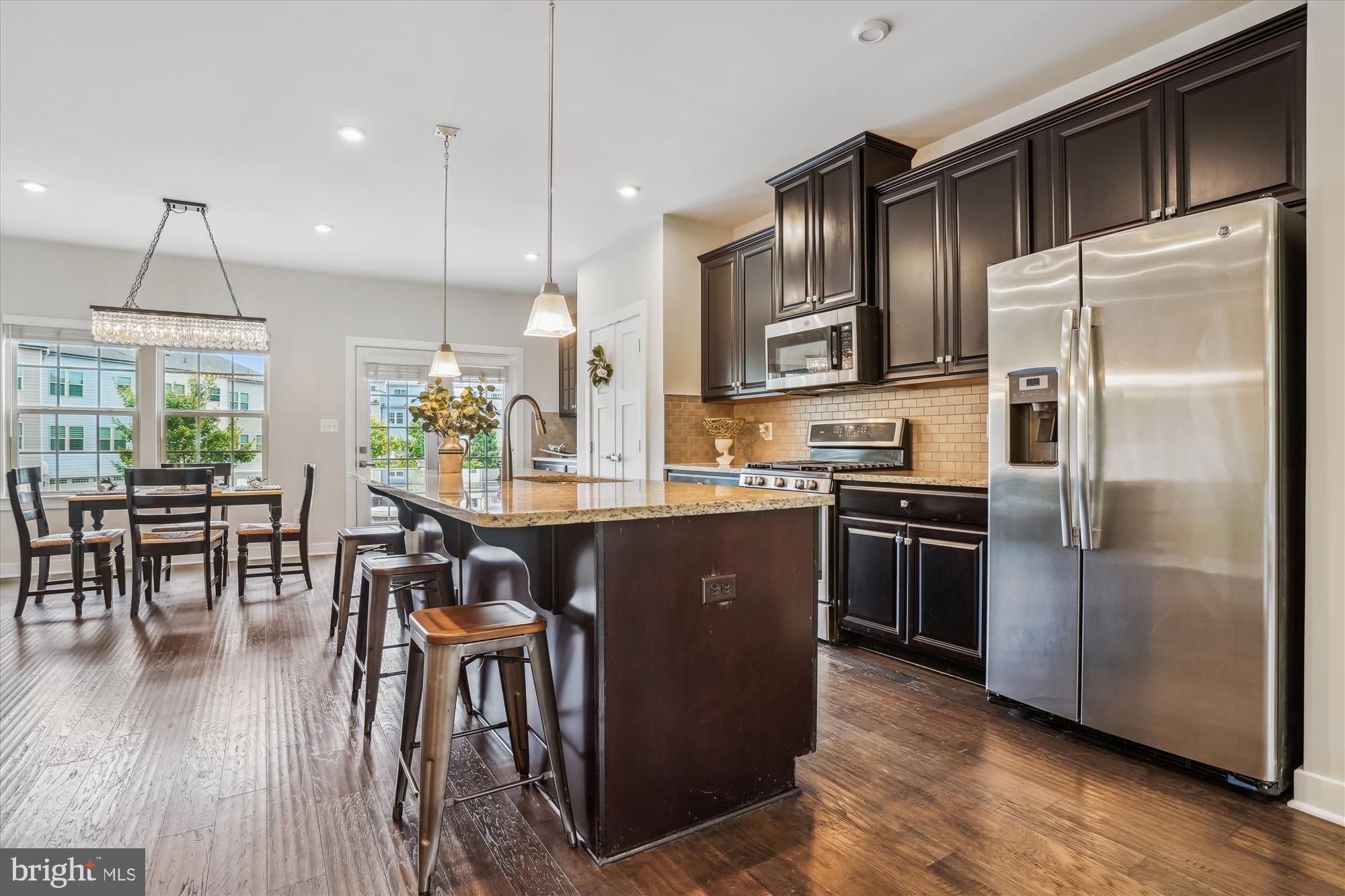 18004 Red Cedar Road Dumfries, VA 22026 - Photo 5 of 47 Stainless steel appliances