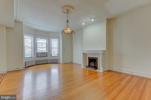 $2,795 | 1825 South Broad Street, Unit 2, Philadelphia, PA 19148