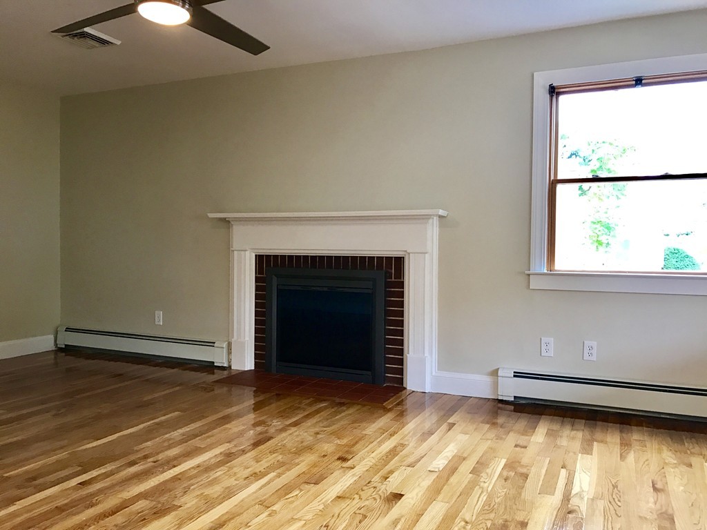 264 Mandalay Road Chicopee, MA 01020 - Photo 16 of 23 Gallery Image 16