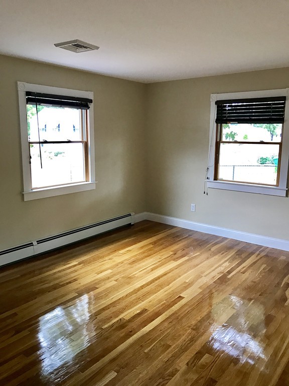 264 Mandalay Road Chicopee, MA 01020 - Photo 18 of 23 Gallery Image 18