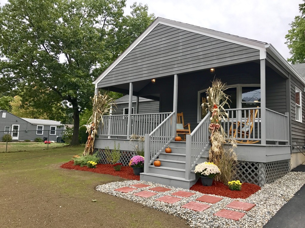 264 Mandalay Road Chicopee, MA 01020 - Photo 2 of 23 Gallery Image 2
