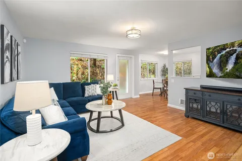 $488,000 | 595 Newport Way Northwest, Unit A2, Issaquah, WA 98027