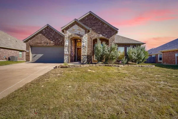 $359,900 | 2209 Caroline Drive, Weatherford, TX 76087
