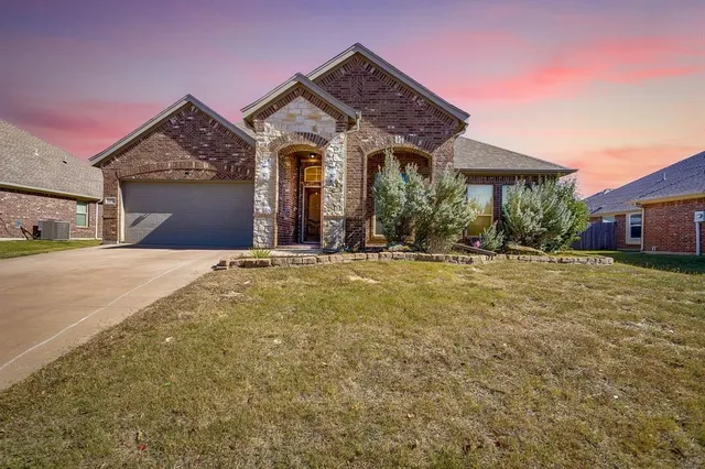 $365,000 | 2209 Caroline Drive, Weatherford, TX 76087