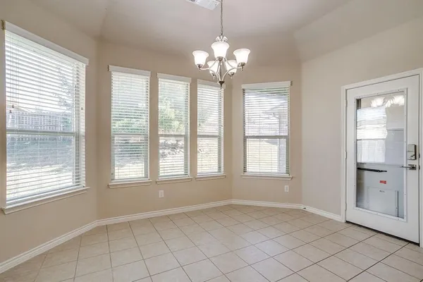 $359,900 | 2209 Caroline Drive, Weatherford, TX 76087
