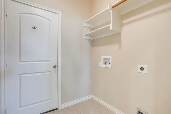 $359,900 | 2209 Caroline Drive, Weatherford, TX 76087