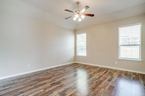 $359,900 | 2209 Caroline Drive, Weatherford, TX 76087