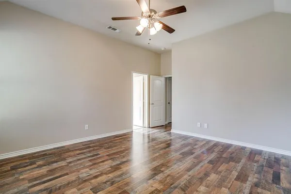 $359,900 | 2209 Caroline Drive, Weatherford, TX 76087