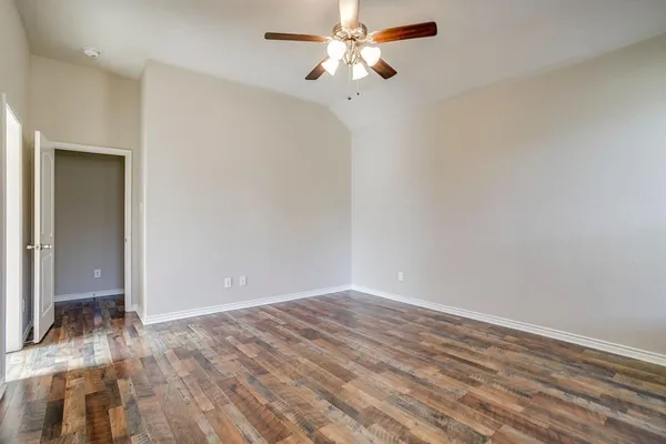 $359,900 | 2209 Caroline Drive, Weatherford, TX 76087